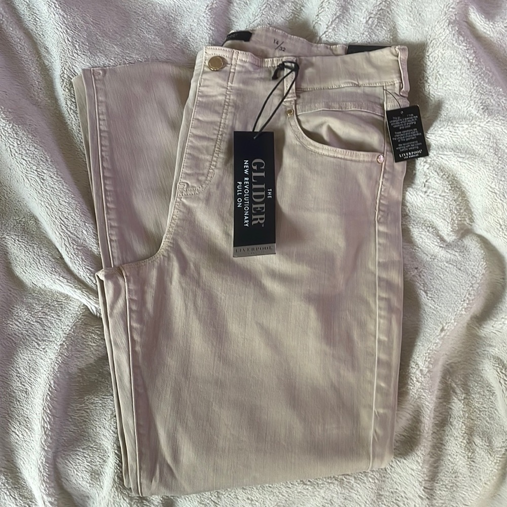 Liverpool Pull On Crop pant with raw edges hem